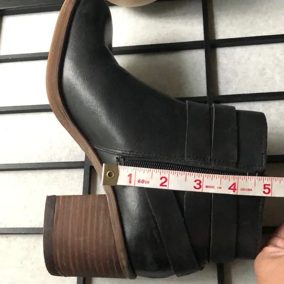 Lucky Brand. Raisa Ankle Boots - Picture 14 of 15